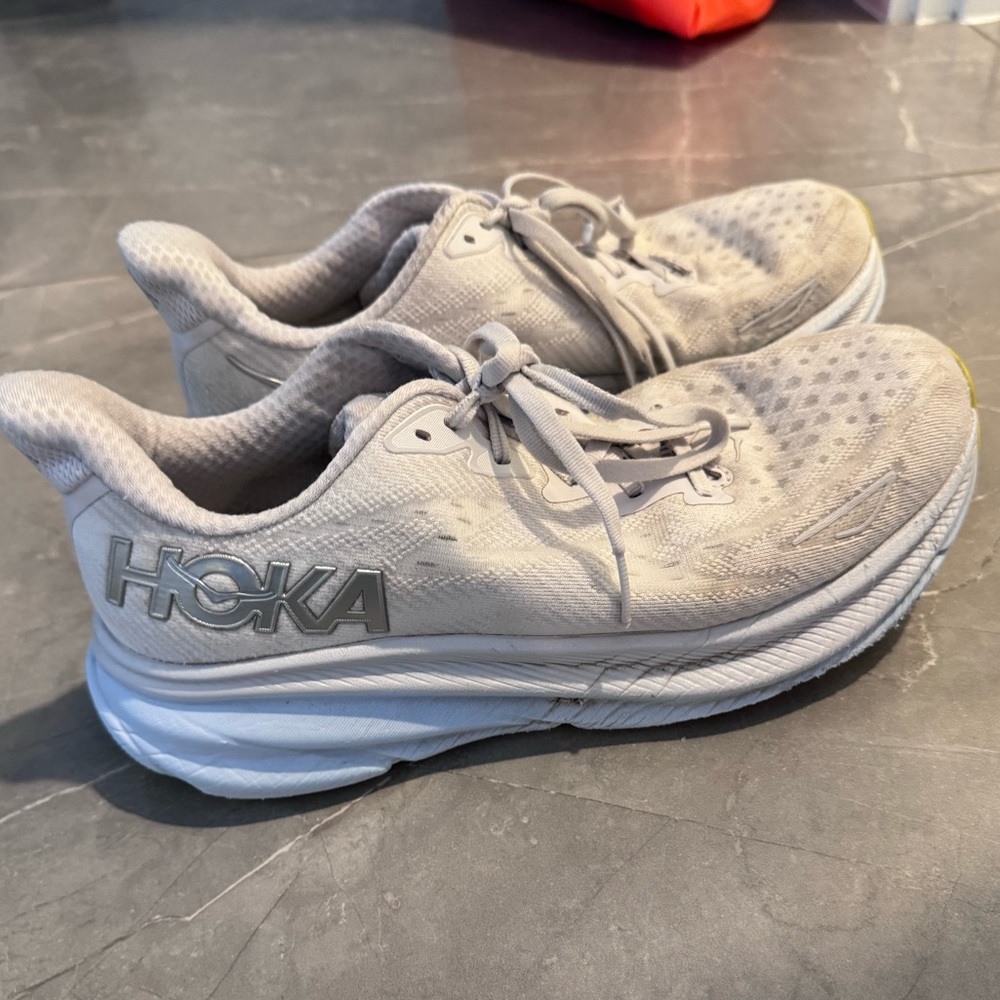 Hoka Clifton women's size 9